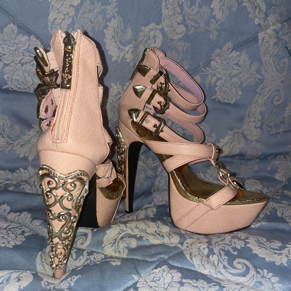 Privileged sz 7.5 Blush rose croc UNIQUE 6in 4-buckle VICTORY platform heels